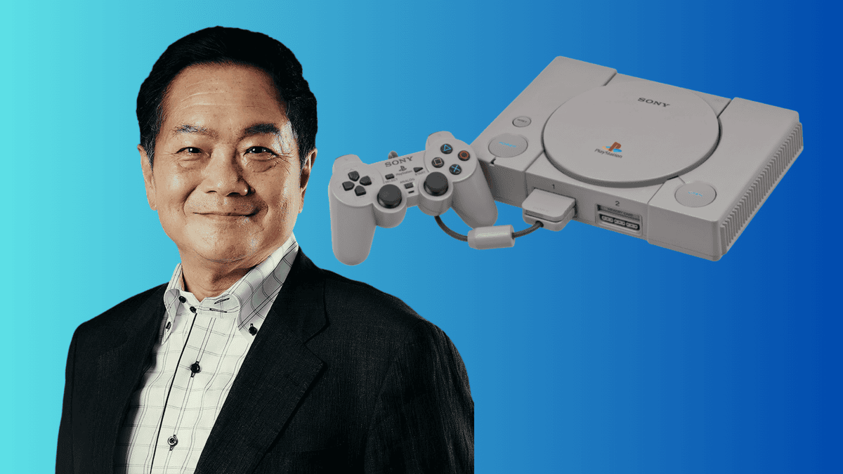Кен Кутараги — создатель PlayStation — рядом с оригинальным контроллером