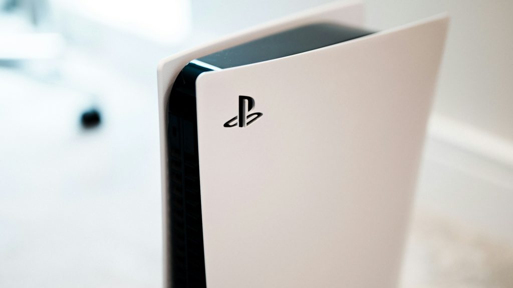 Консоли PlayStation 5 и Xbox Series X