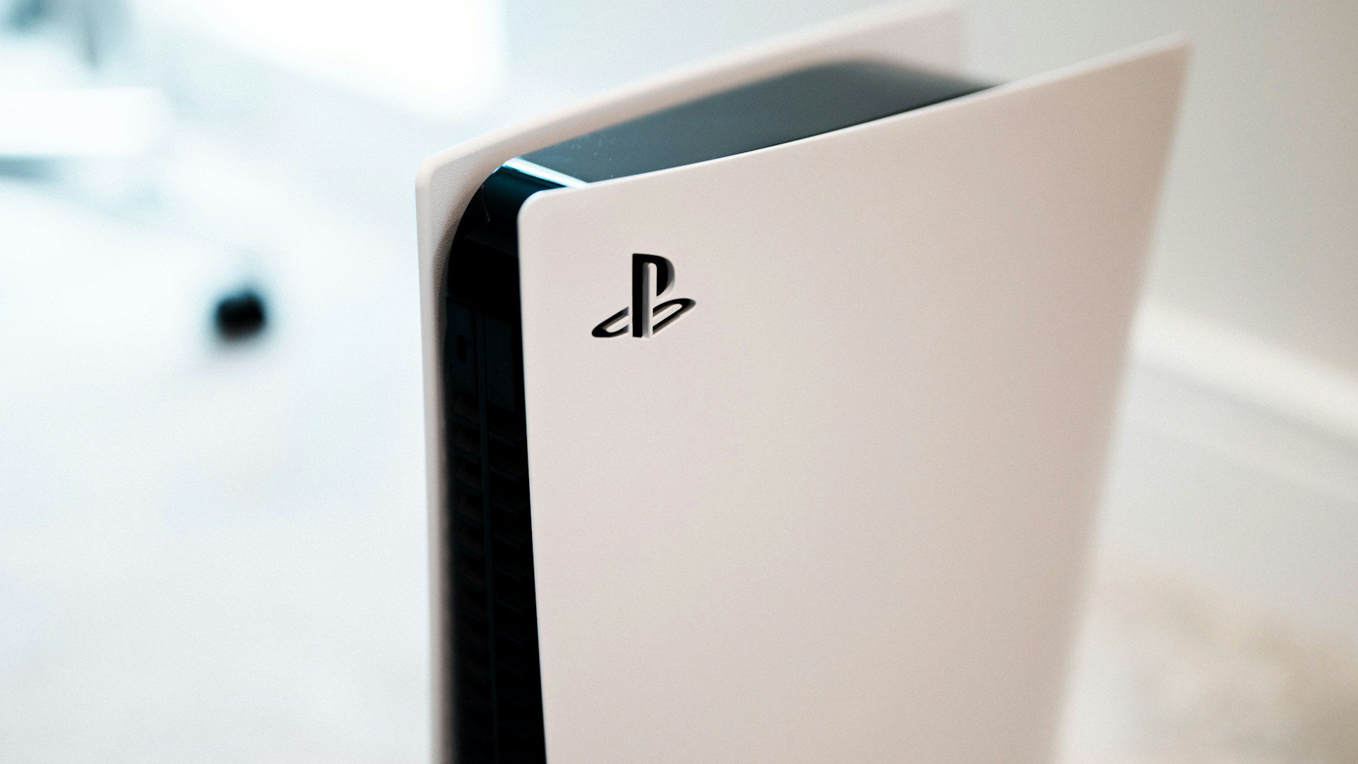 Консоли PlayStation 5 и Xbox Series X